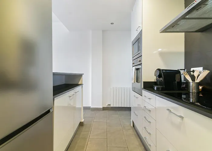 Cosy Well Situed Apartment With Sea View